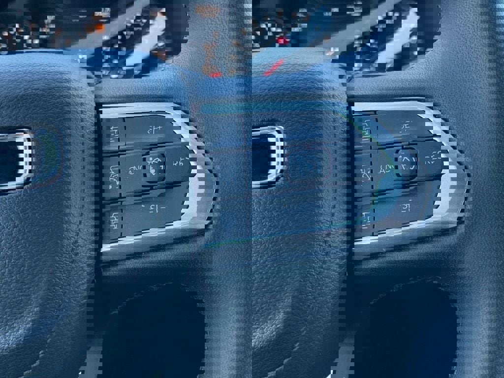 Used 2025 Jeep Compass Limited image 17