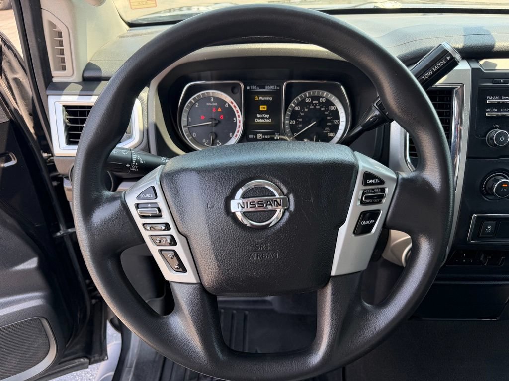 Used 2017 Nissan Titan SV AWD/4WD image 27