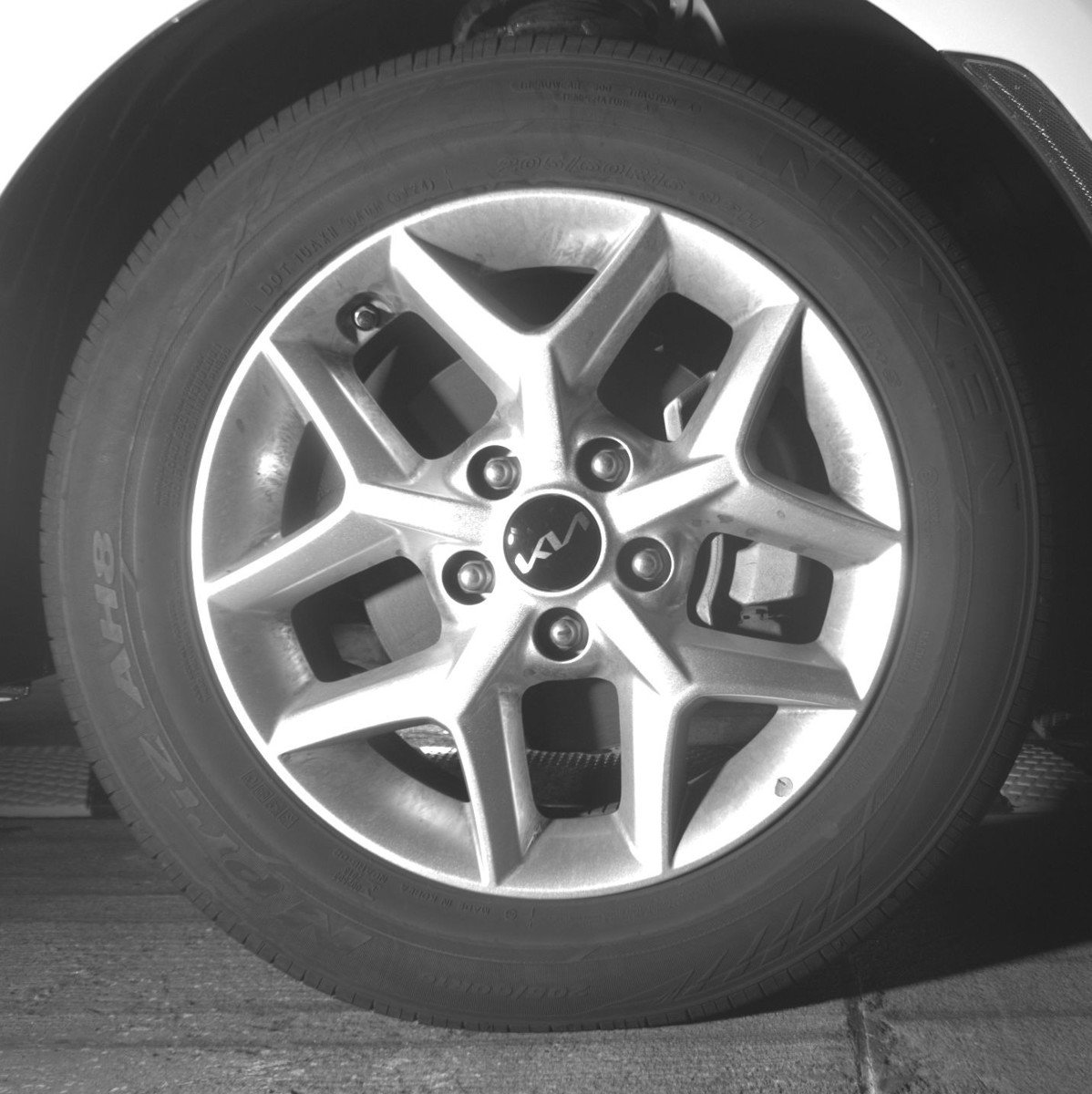 Used 2025 Kia Soul LX w/ LX Technology Package FWD image 13