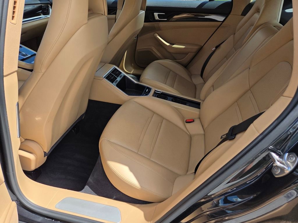 Used 2018 Porsche Panamera image 23