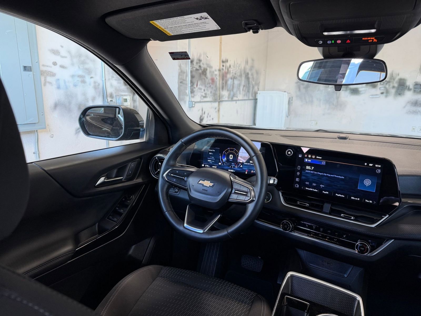 Used 2025 Chevrolet Equinox LT image 33