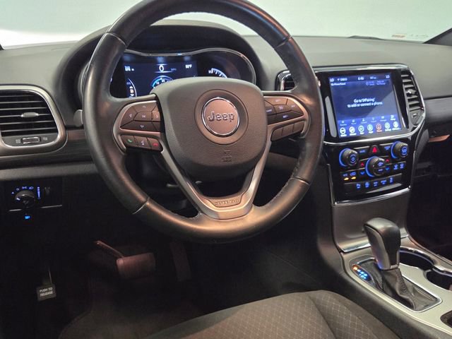 Used 2020 Jeep Grand Cherokee Laredo w/ 18" Wheel & 8.4" Radio Group image 13