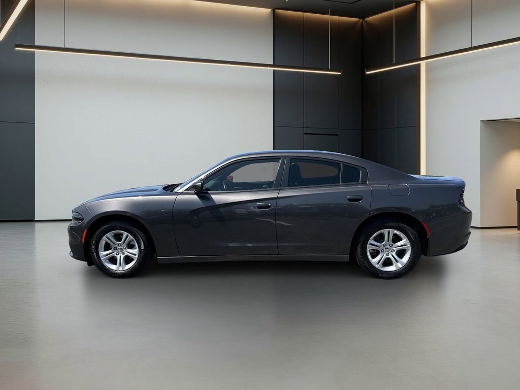 Used 2022 Dodge Charger SXT image 2