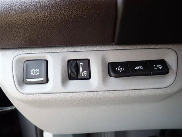 Used 2020 GMC Acadia SLT w/ Driver Alert Package II AWD/4WD image 19