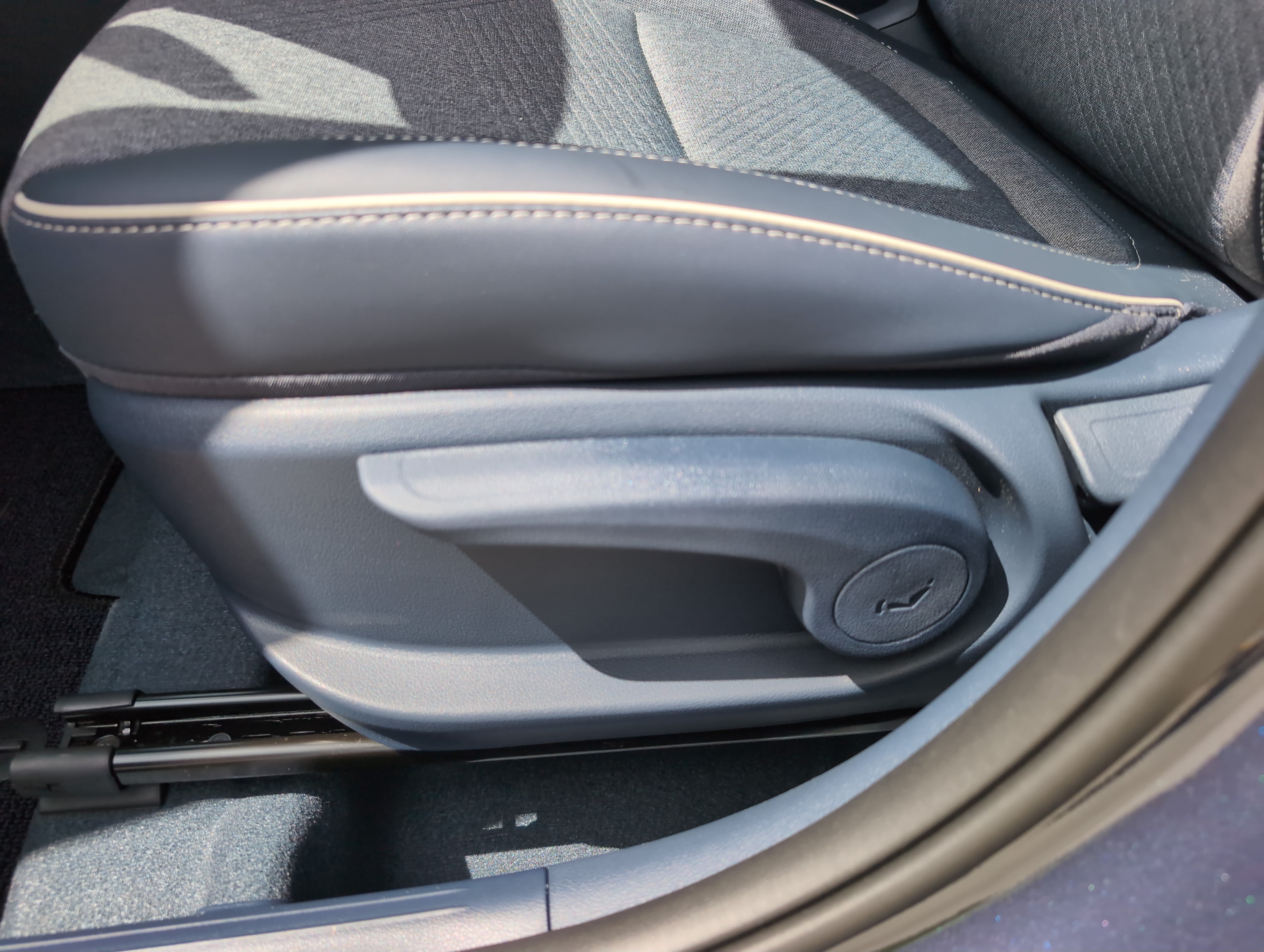Used 2026 Hyundai Venue SEL FWD image 17