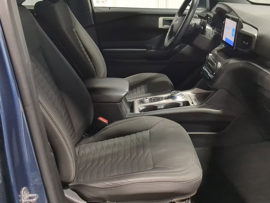 Used 2020 Ford Explorer XLT image 25