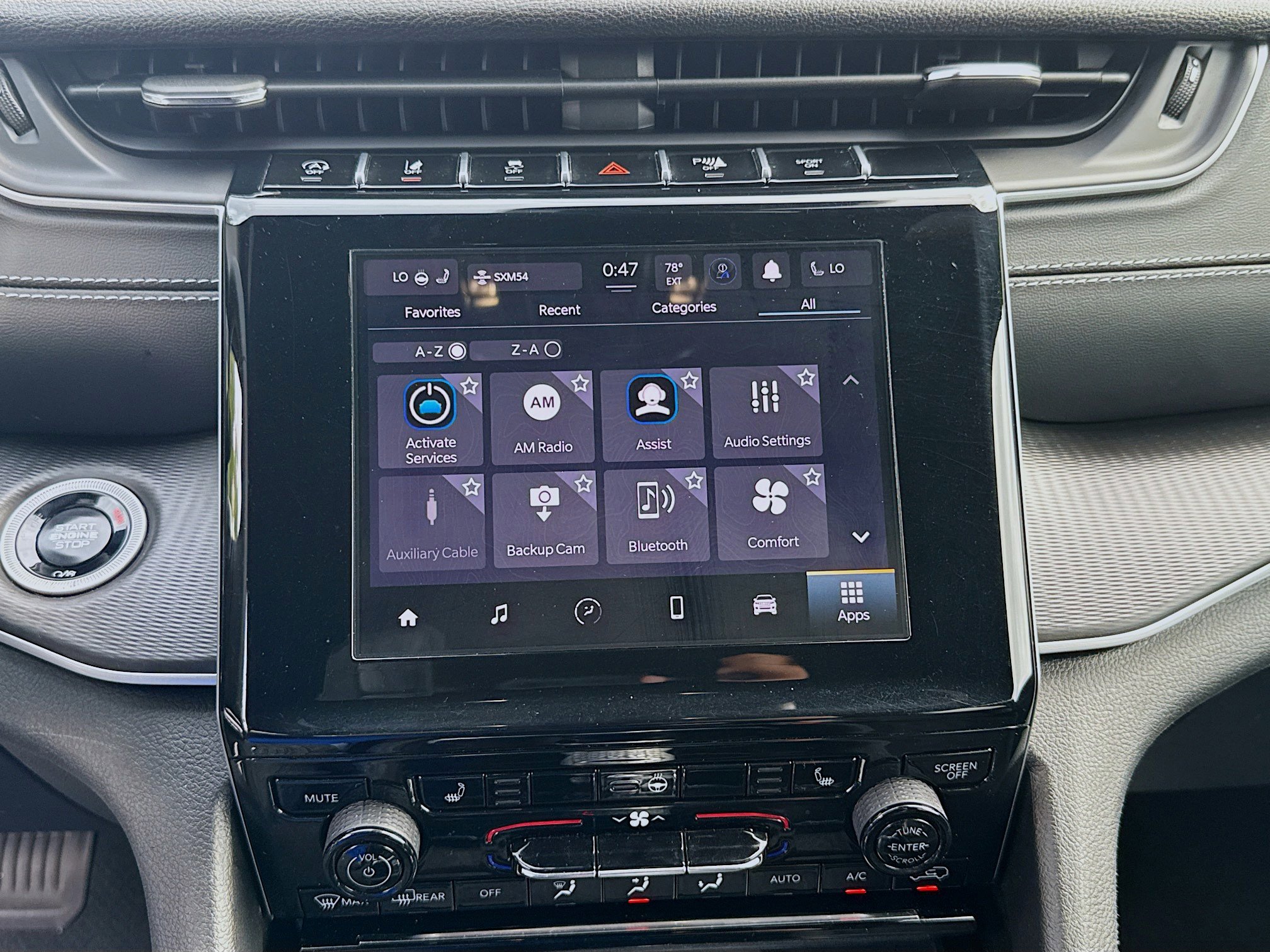 Used 2024 Jeep Grand Cherokee L Laredo image 12