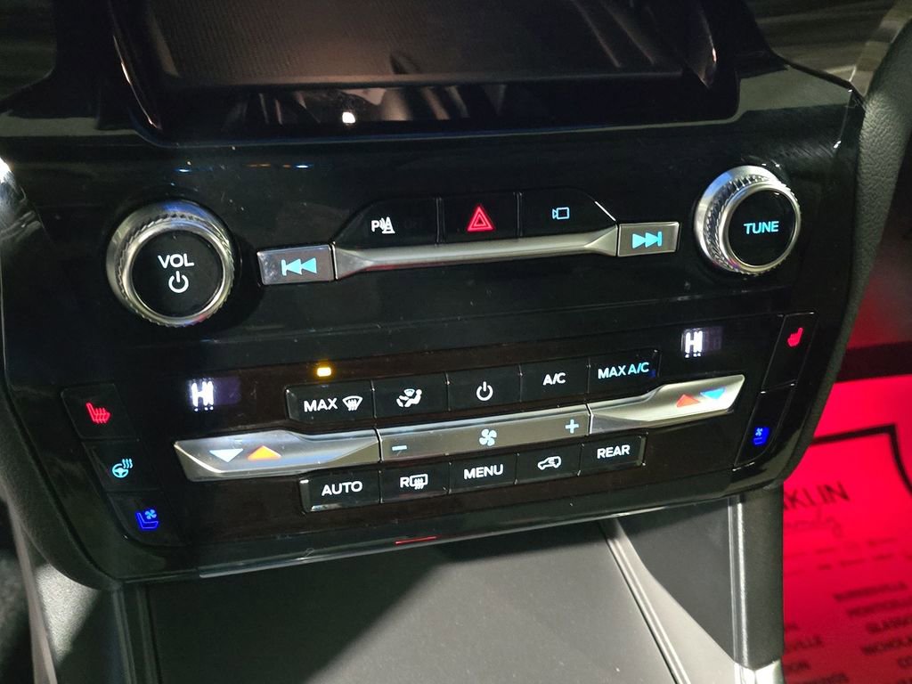 Used 2021 Ford Explorer Limited w/ Equipment Group 301A image 25