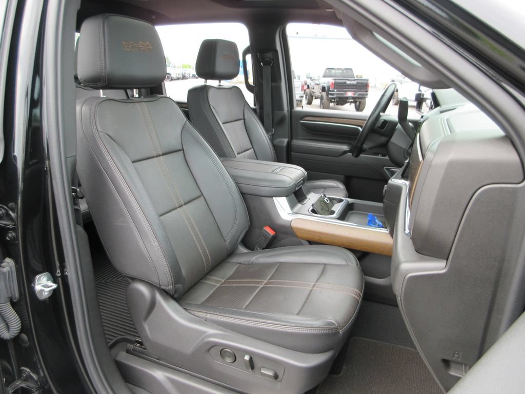 Used 2024 Chevrolet Silverado 2500 High Country w/ High Country Premium Package AWD/4WD image 24