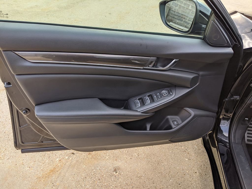 Used 2019 Honda Accord Sport image 9