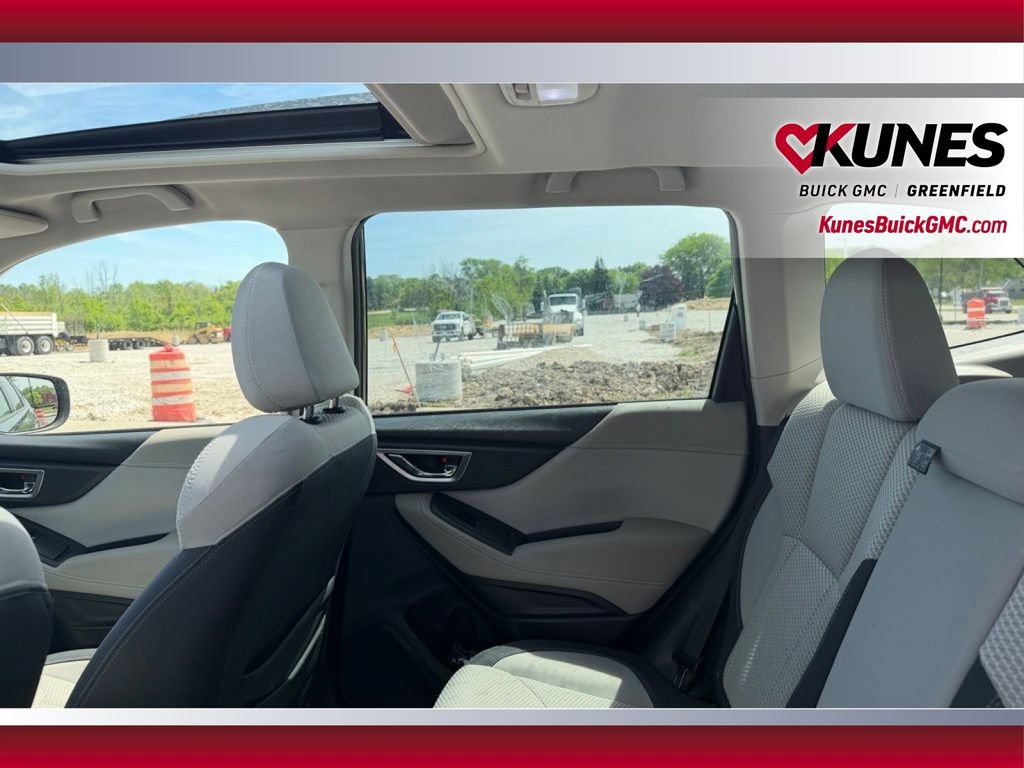 Used 2023 Subaru Forester Premium AWD/4WD image 9