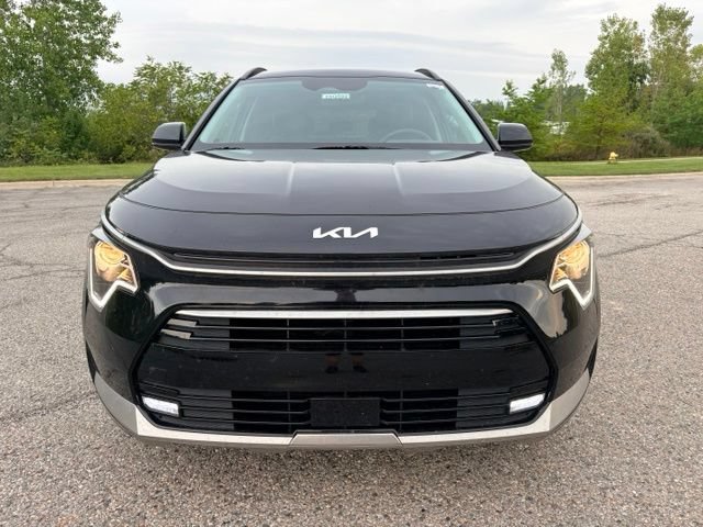 Certified 2025 Kia Niro EX Touring FWD image 8