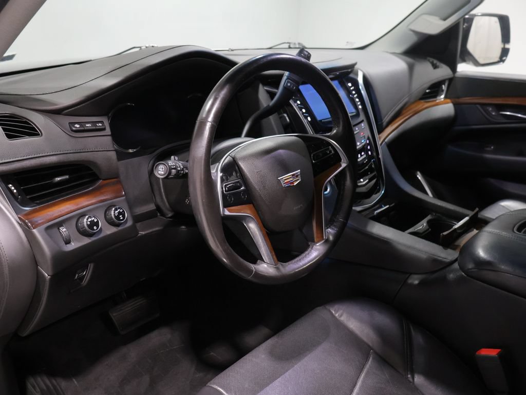 Used 2018 Cadillac Escalade ESV Premium Luxury AWD/4WD image 16