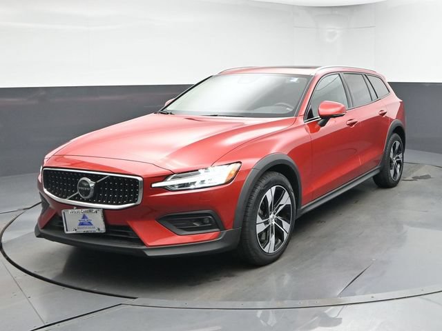 Used 2024 Volvo V60 B5 Cross Country Plus w/ Climate Package AWD/4WD image 3