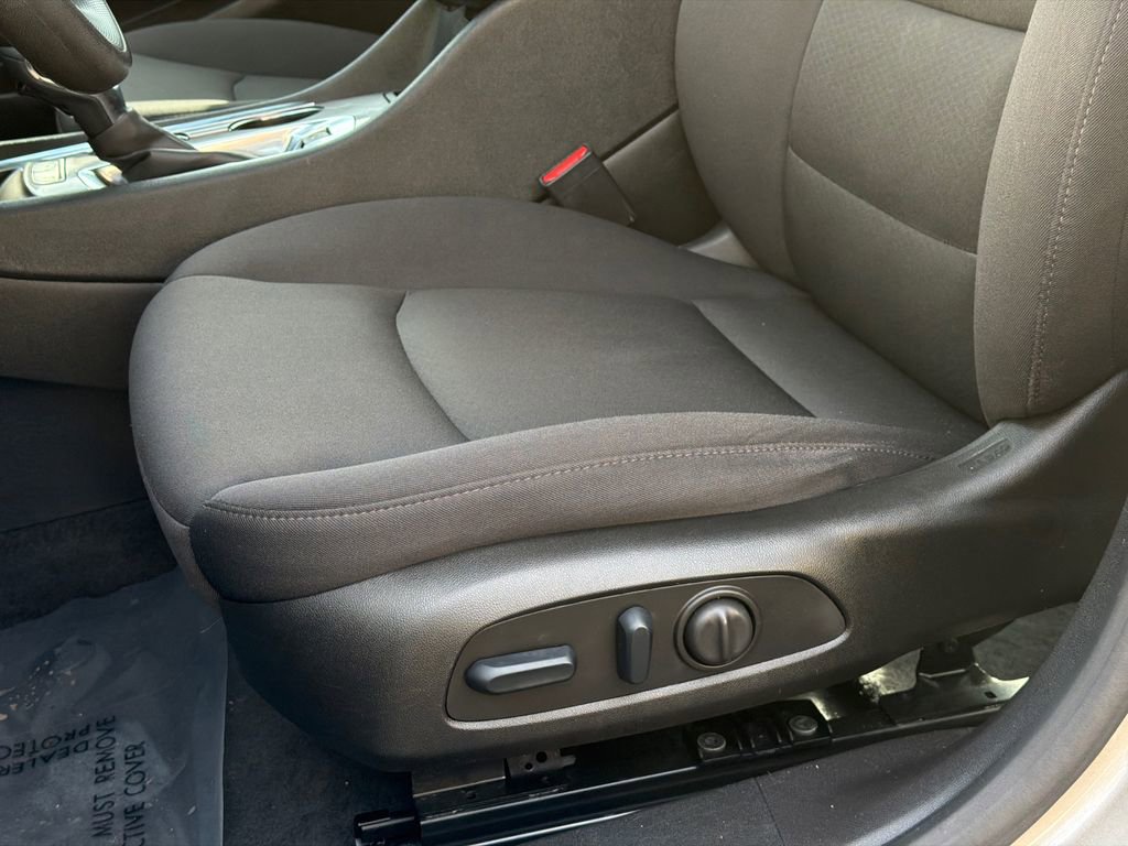 Used 2024 Chevrolet Malibu LT image 14