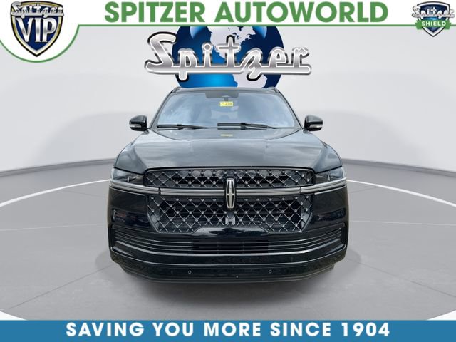 Used 2025 Lincoln Navigator Reserve w/ Jet Appearance Package image 3