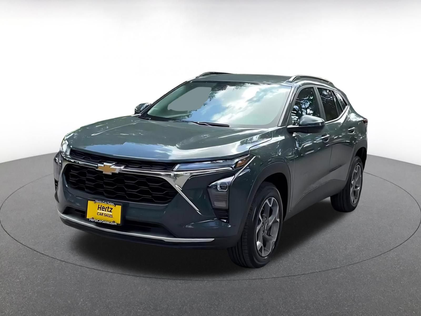 Used 2025 Chevrolet Trax LT FWD image 7