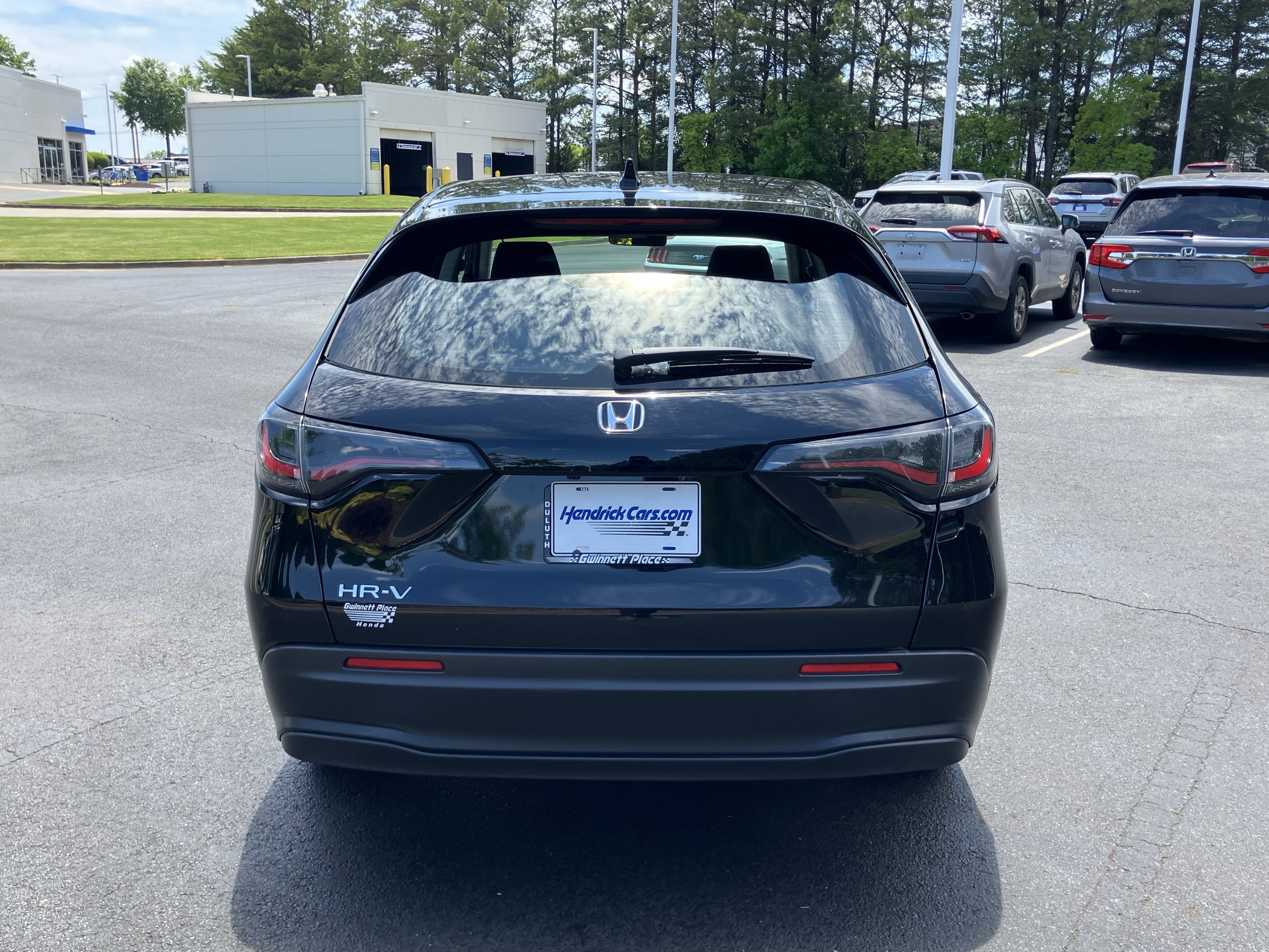 Used 2025 Honda HR-V LX image 9
