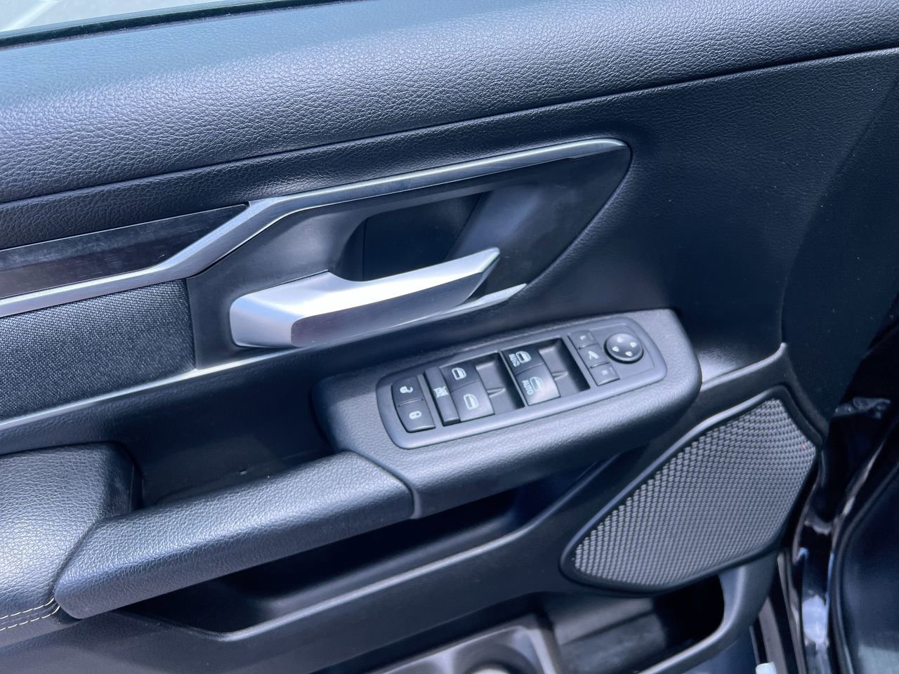 Used 2019 RAM 1500 Big Horn AWD/4WD image 14