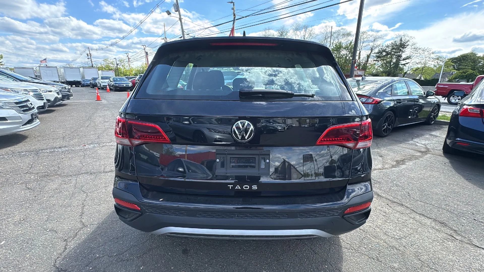 Used 2024 Volkswagen Taos S FWD image 6