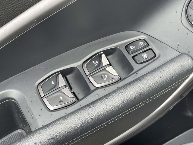 Used 2018 Hyundai Santa Fe Limited image 18