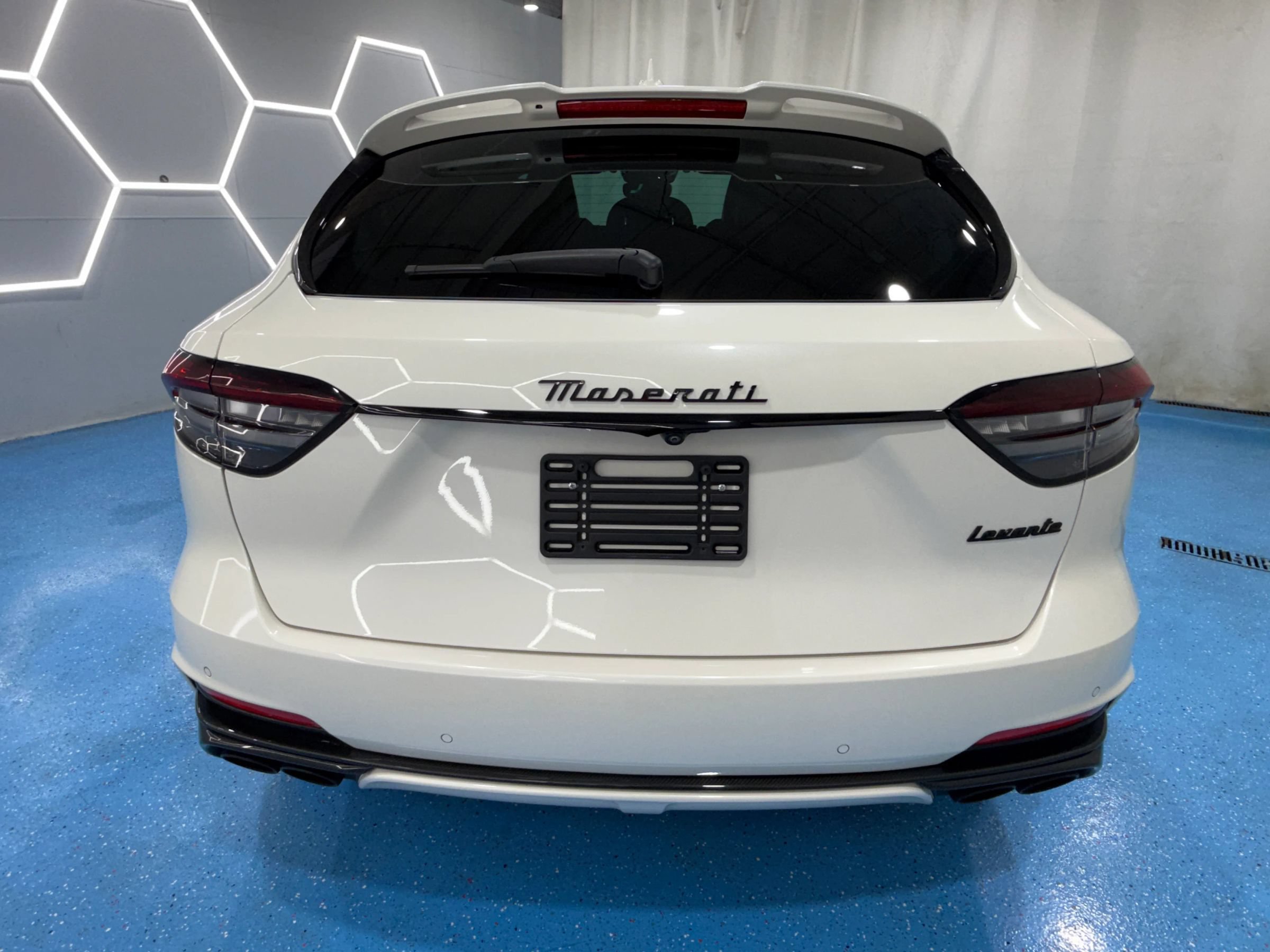 Used 2021 Maserati Levante Trofeo AWD/4WD image 6