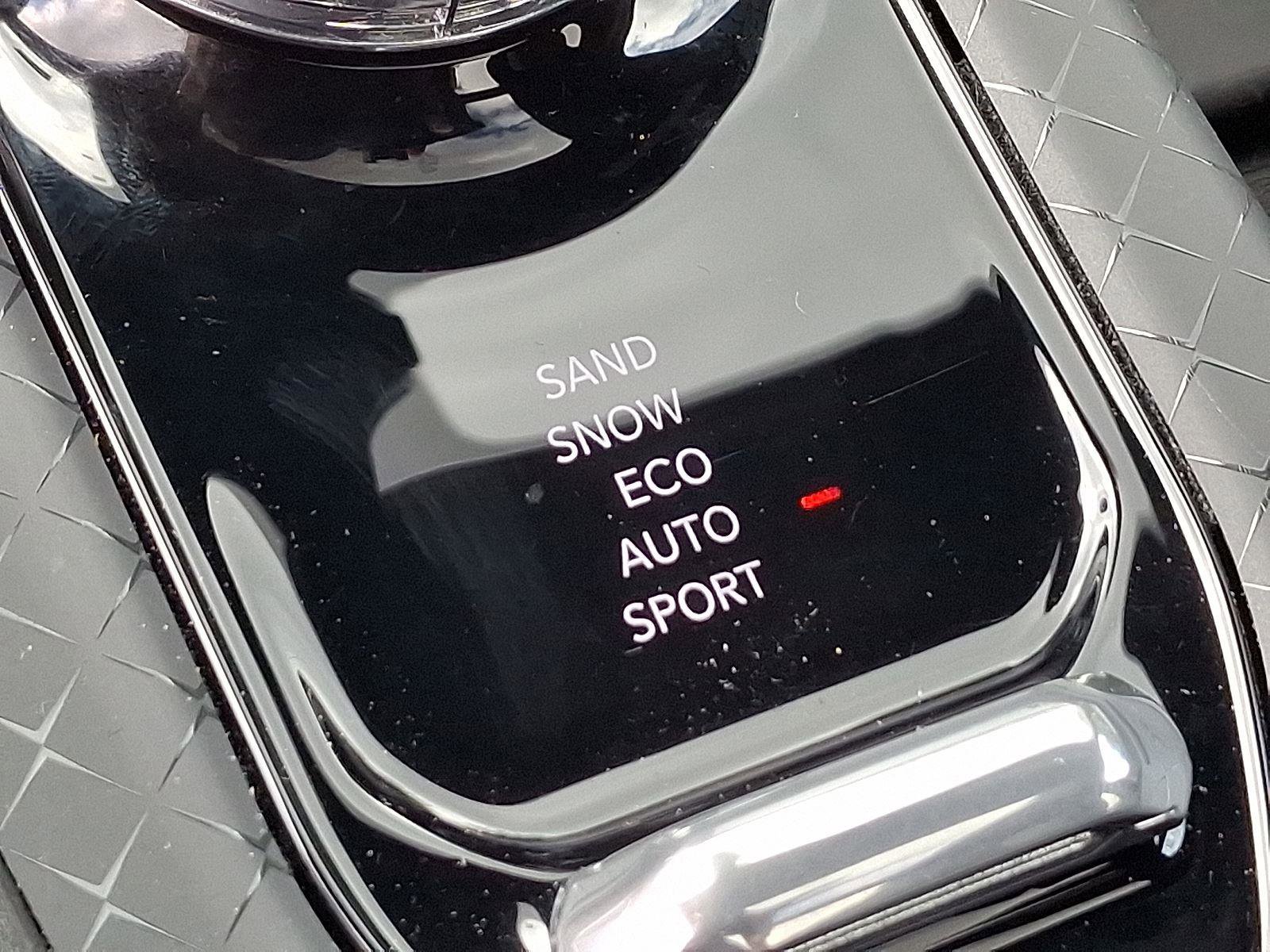 Used 2025 Jeep Wagoneer Limited image 24