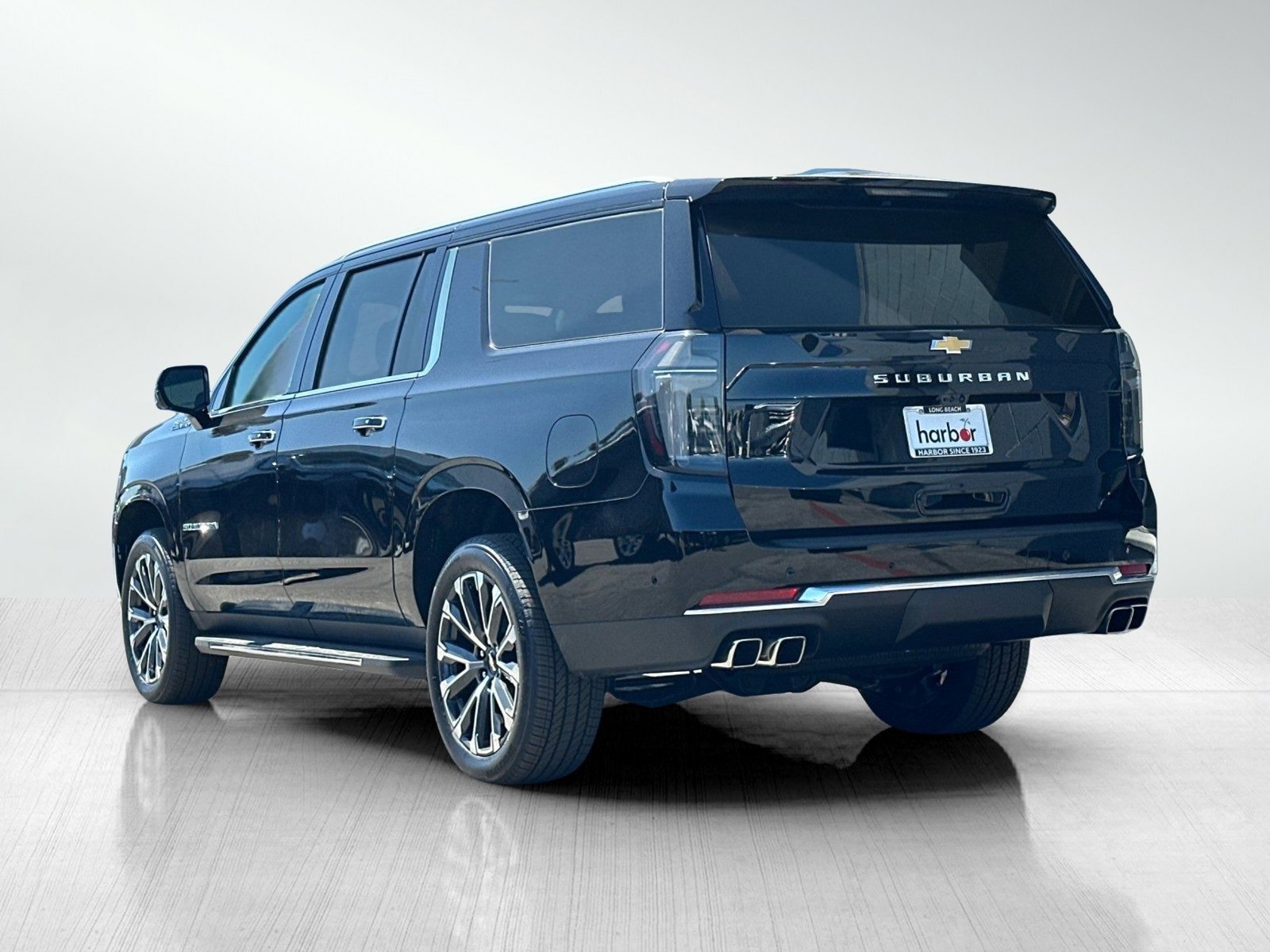 New 2025 Chevrolet Suburban High Country image 6