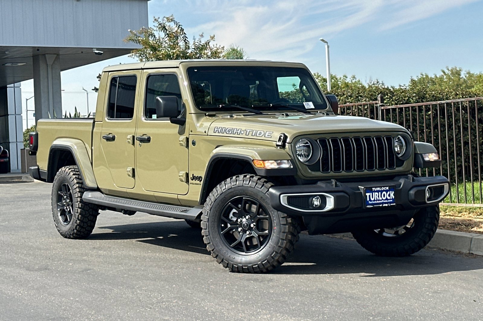 New 2025 Jeep Gladiator Sport image 2