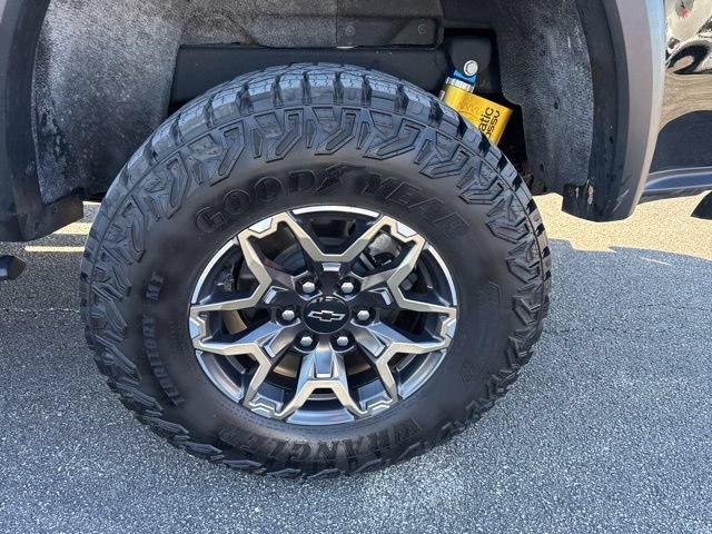 Used 2023 Chevrolet Colorado ZR2 w/ ZR2 Convenience Package III AWD/4WD image 4