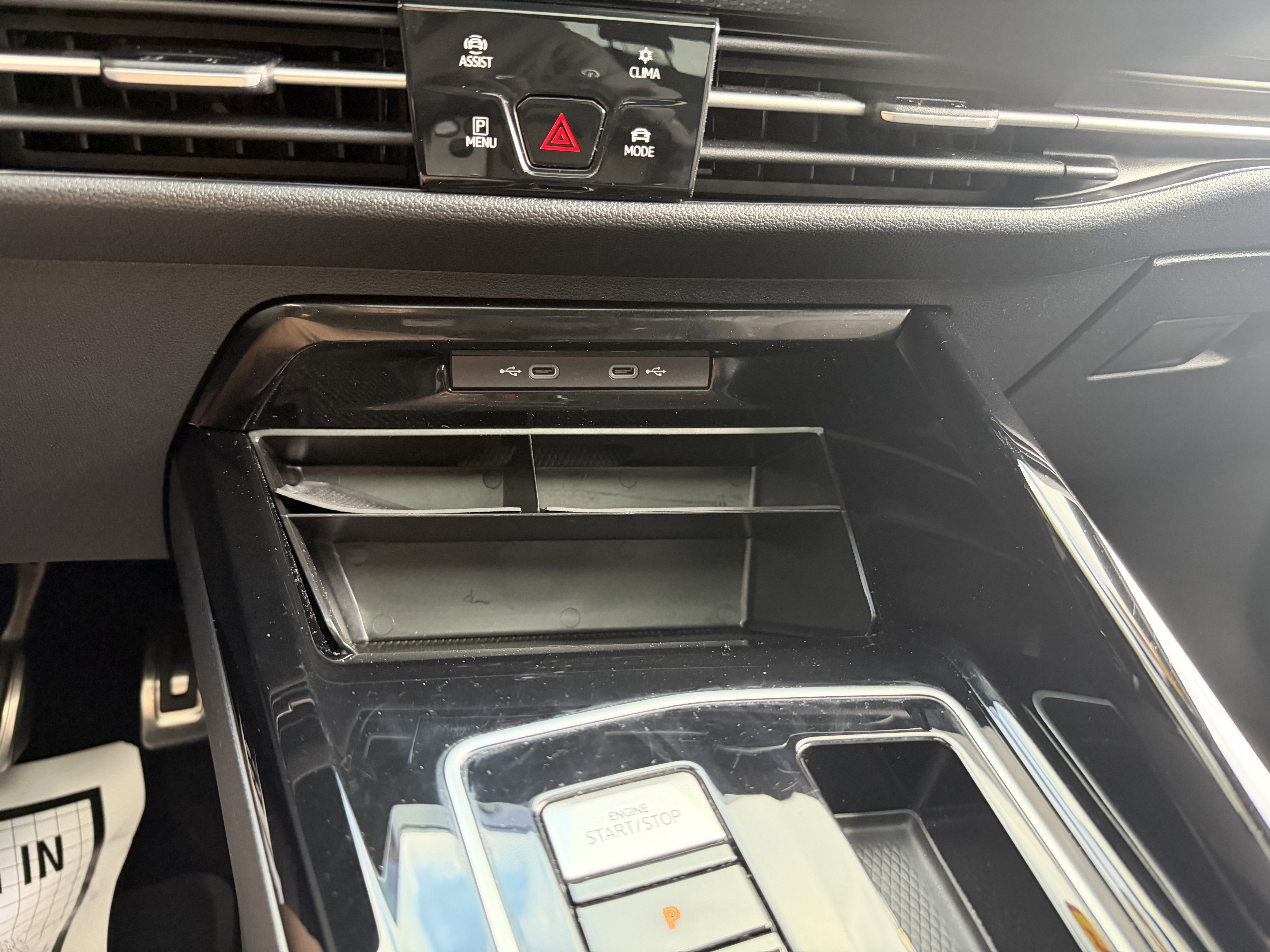 Used 2024 Volkswagen Golf R image 49