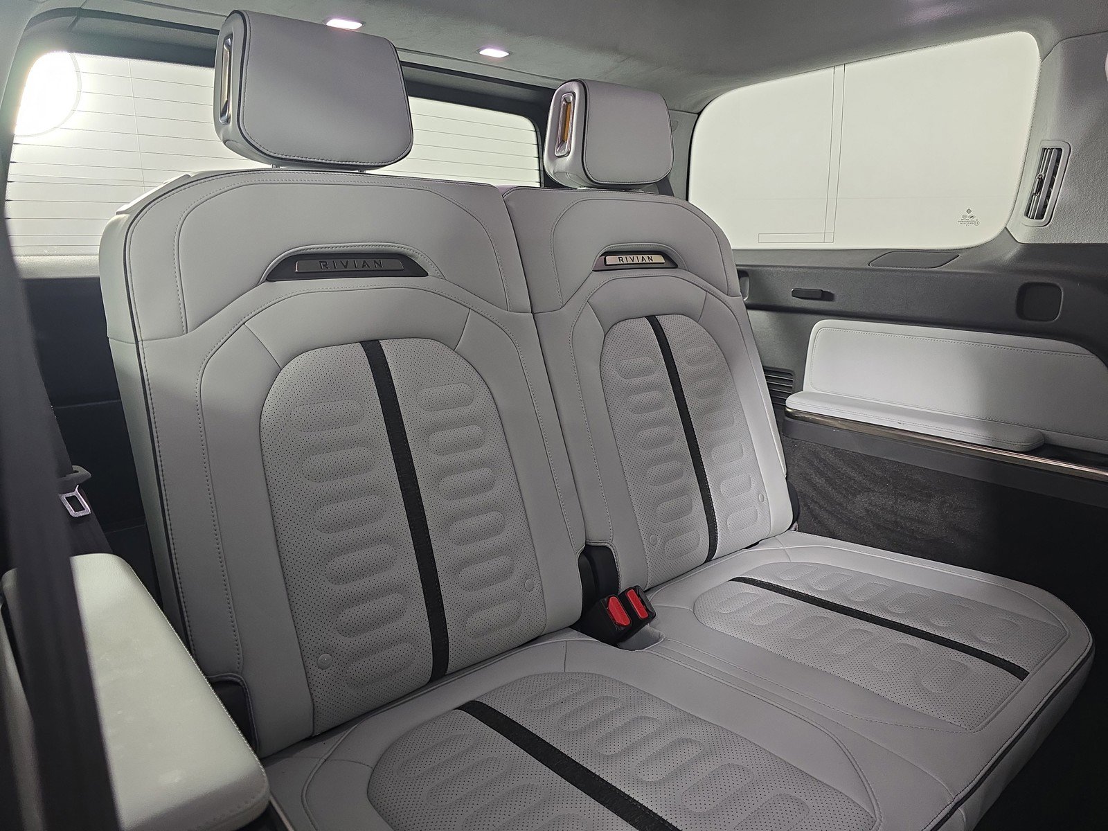 Used 2023 Rivian R1S Adventure AWD/4WD image 22