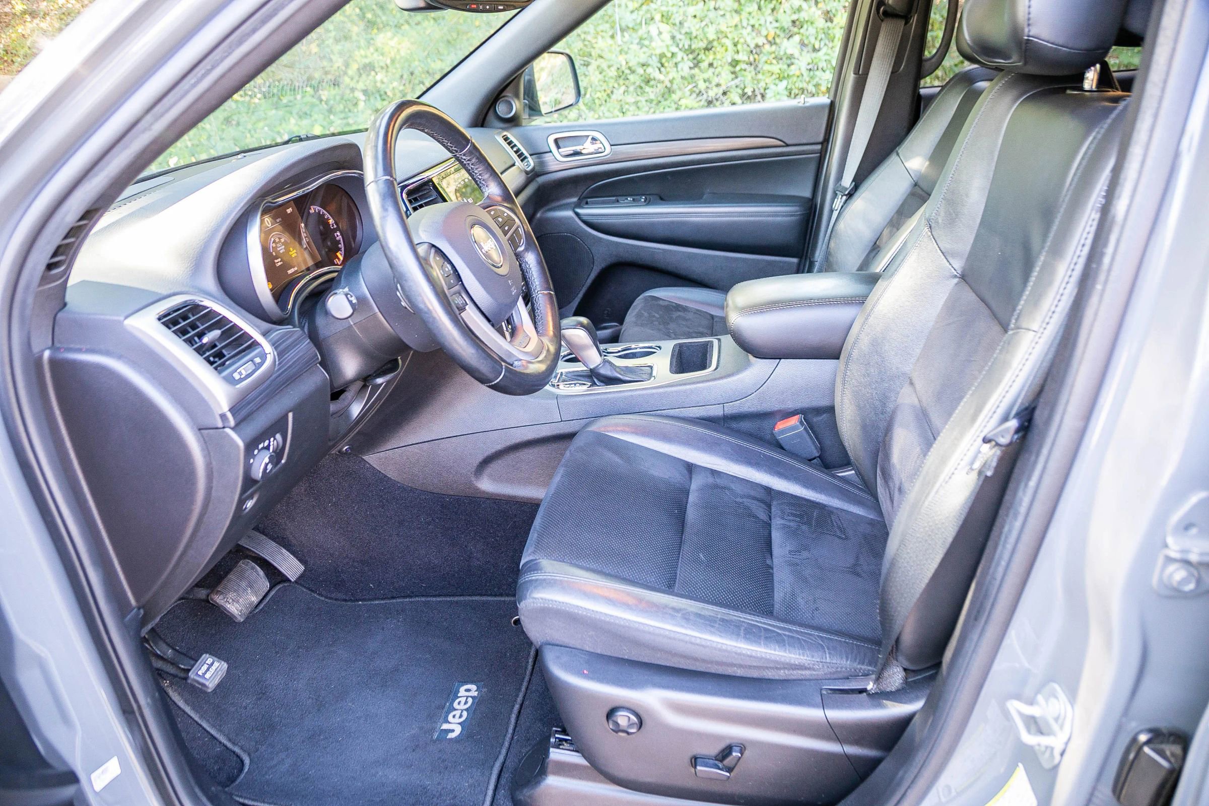 Used 2020 Jeep Grand Cherokee Altitude image 27