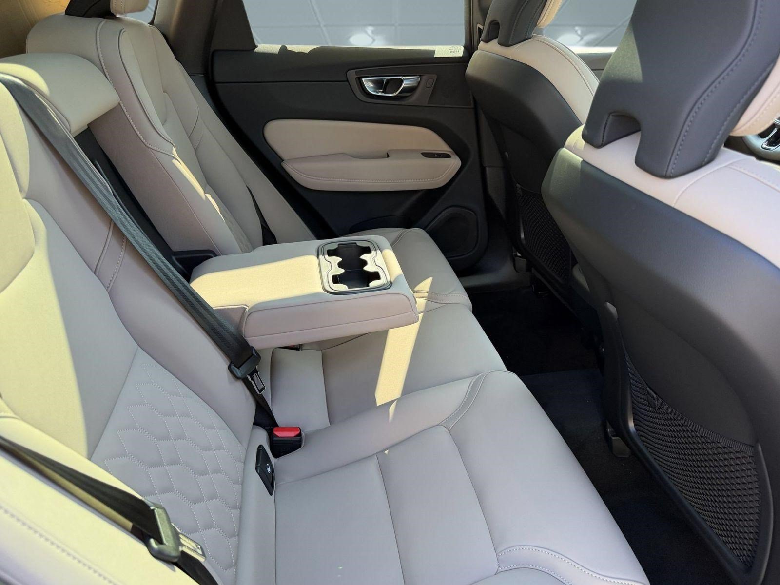 New 2026 Volvo XC60 B5 Plus w/ Protection Package Premier AWD/4WD image 30