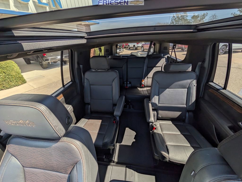 Used 2023 Chevrolet Suburban High Country image 20