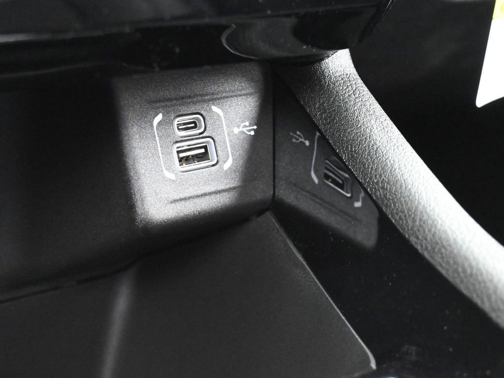 Used 2026 Jeep Compass Latitude AWD/4WD image 21