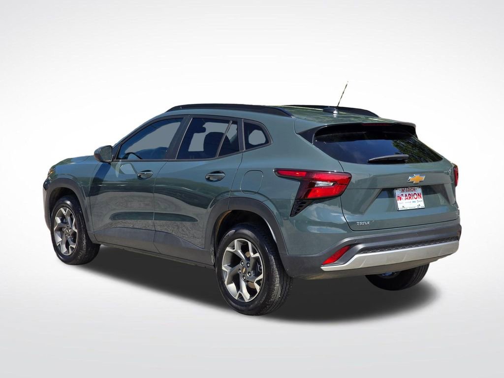 Used 2025 Chevrolet Trax LT w/ Driver Confidence Package FWD image 14
