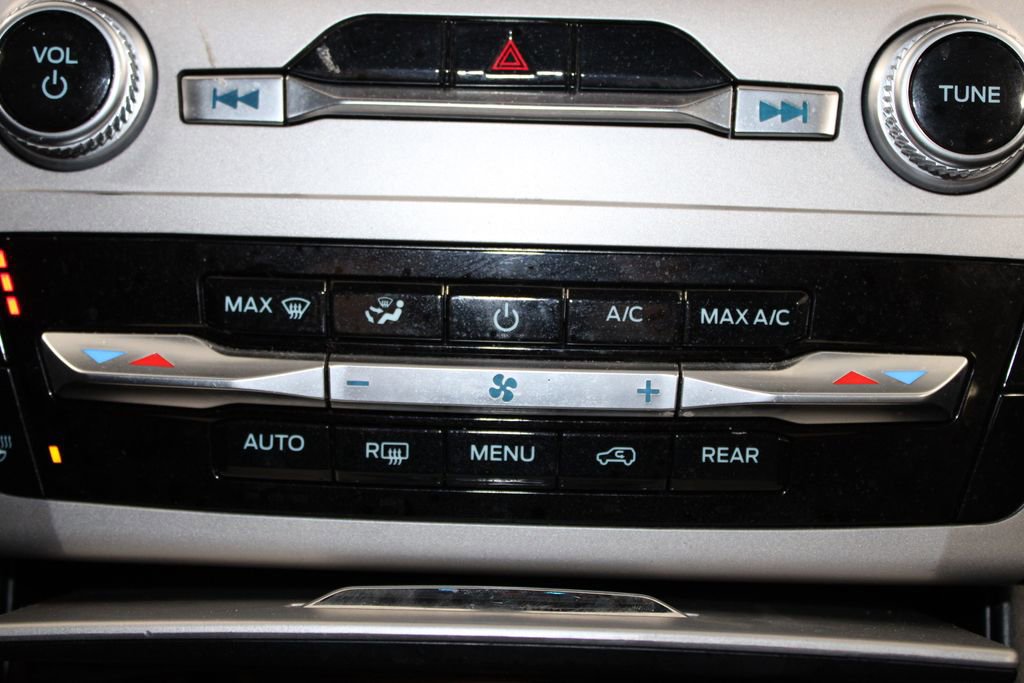 Used 2023 Ford Explorer XLT w/ Equipment Group 202A image 47