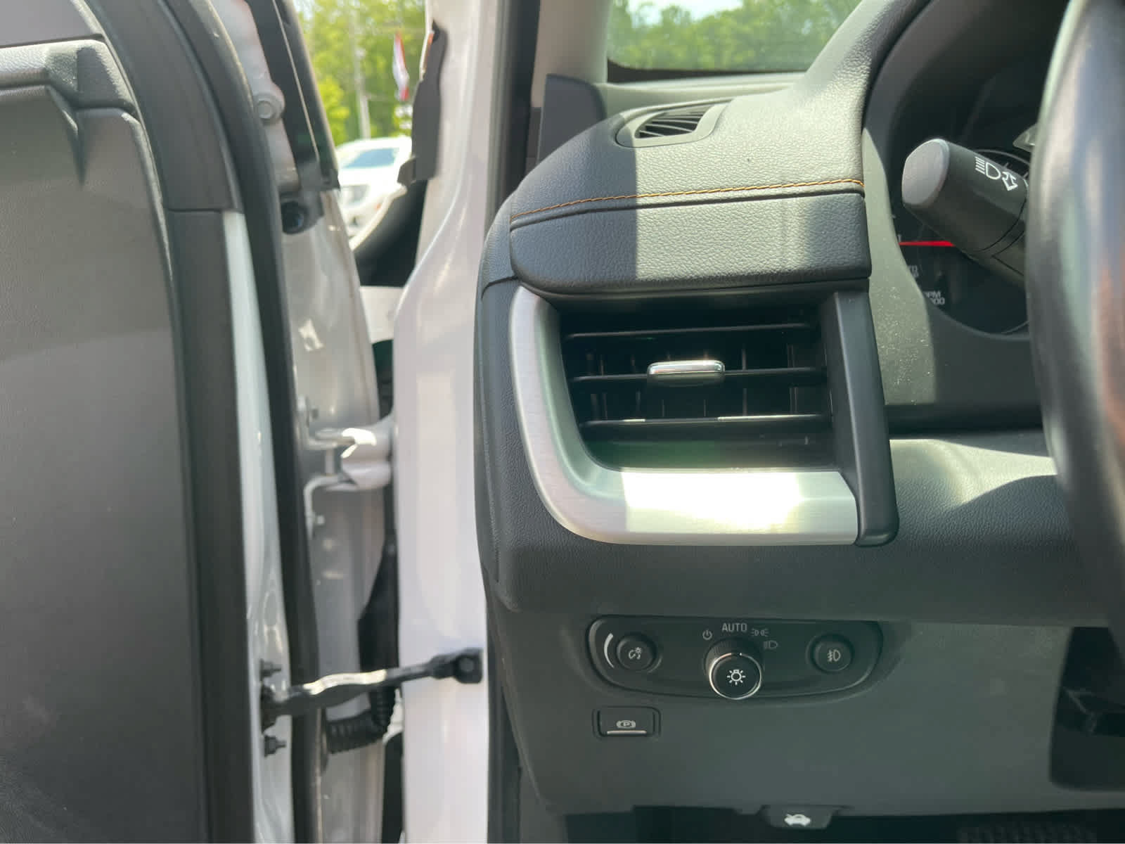 Used 2020 GMC Terrain SLT w/ Preferred Package AWD/4WD image 14