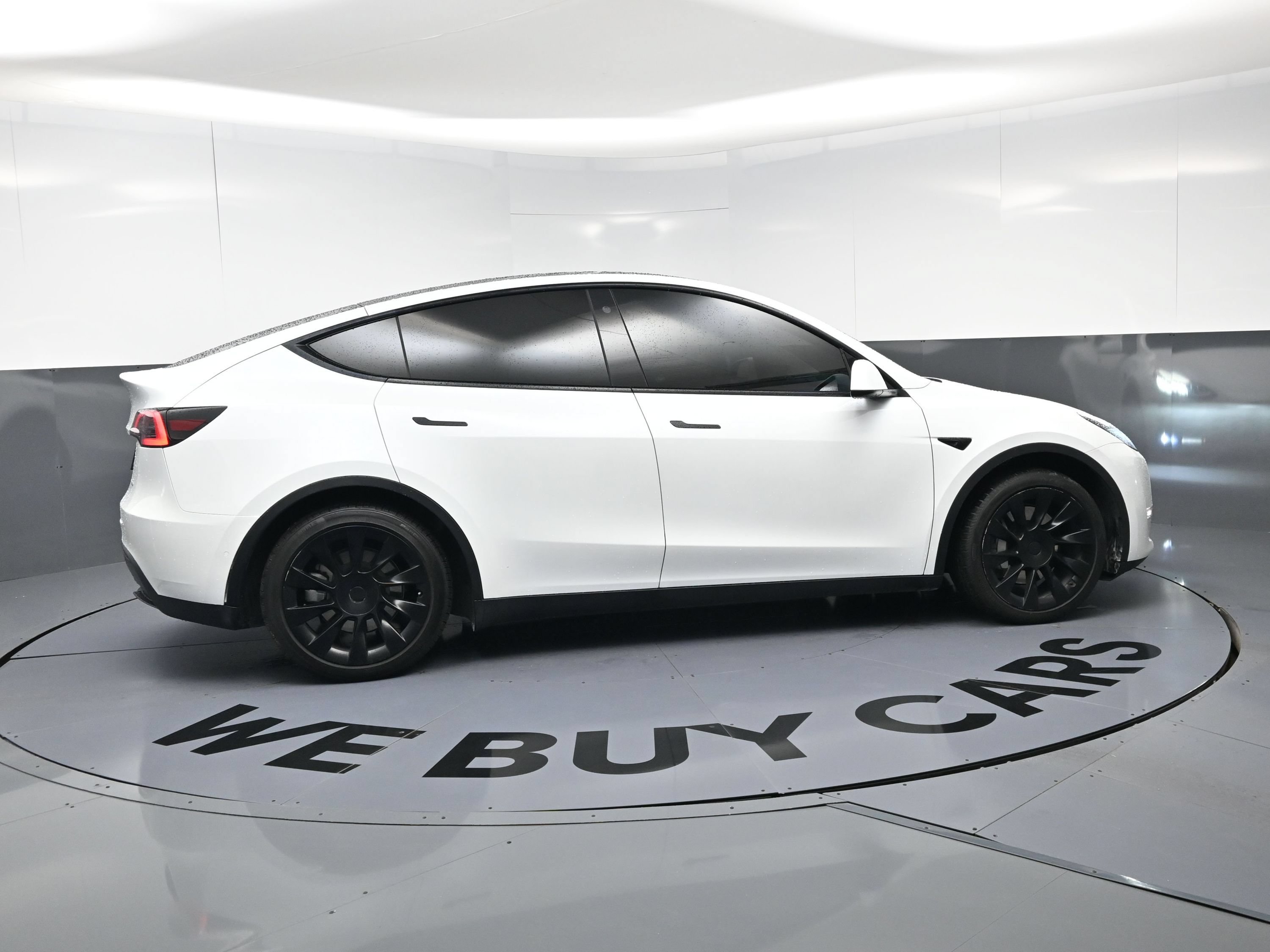 Used 2021 Tesla Model Y Long Range AWD/4WD image 10