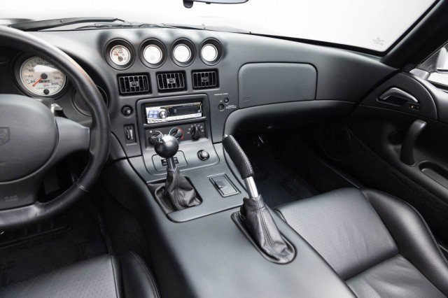 Used 2002 Dodge Viper RT/10 image 14