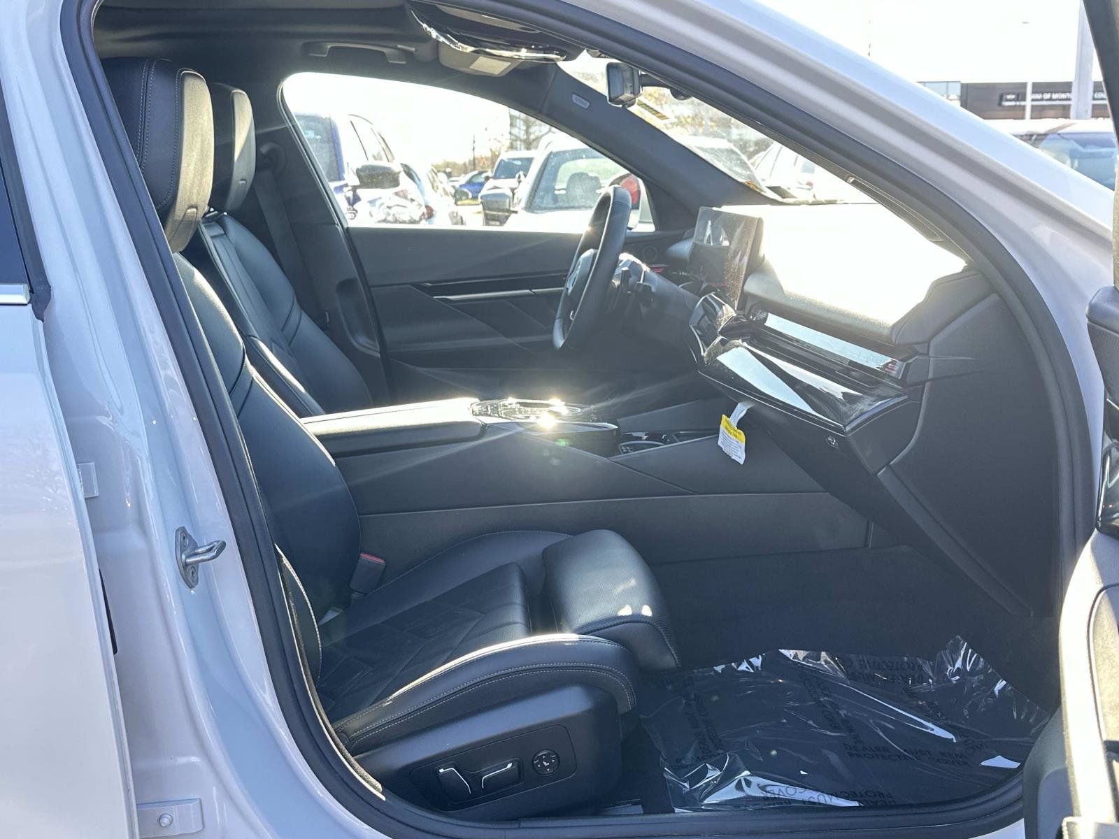 Used 2024 BMW 530i xDrive w/ Convenience Package image 13