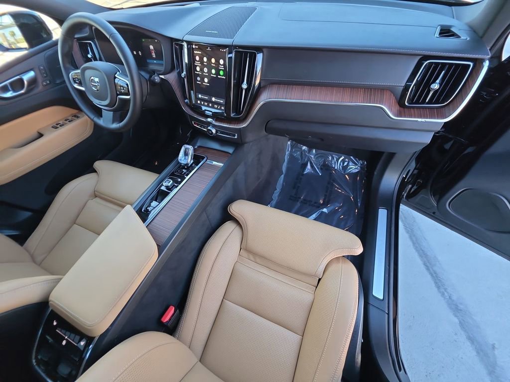 Used 2025 Volvo XC60 B5 Ultra w/ Protection Package Premier image 30