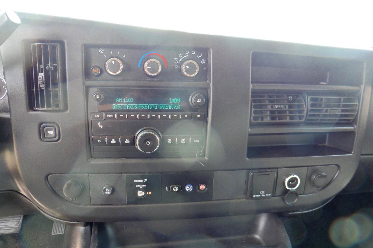 Used 2017 Chevrolet Express 3500 LT w/ LT Preferred Equipment Group RWD image 8