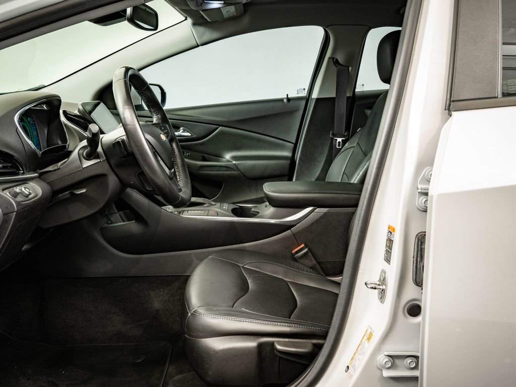 Used 2017 Chevrolet Volt Premier w/ Driver Confidence II Package FWD image 20