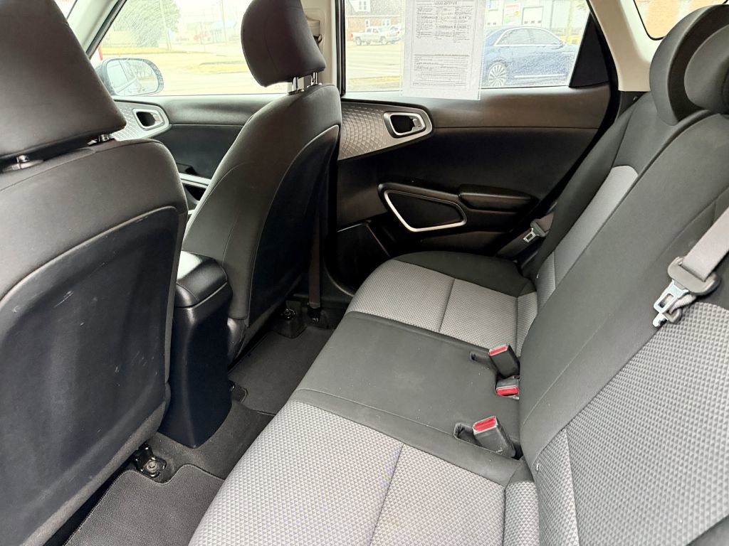 Used 2020 Kia Soul LX FWD image 11