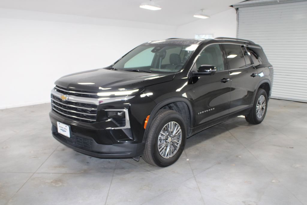Used 2024 Chevrolet Traverse LT image 4