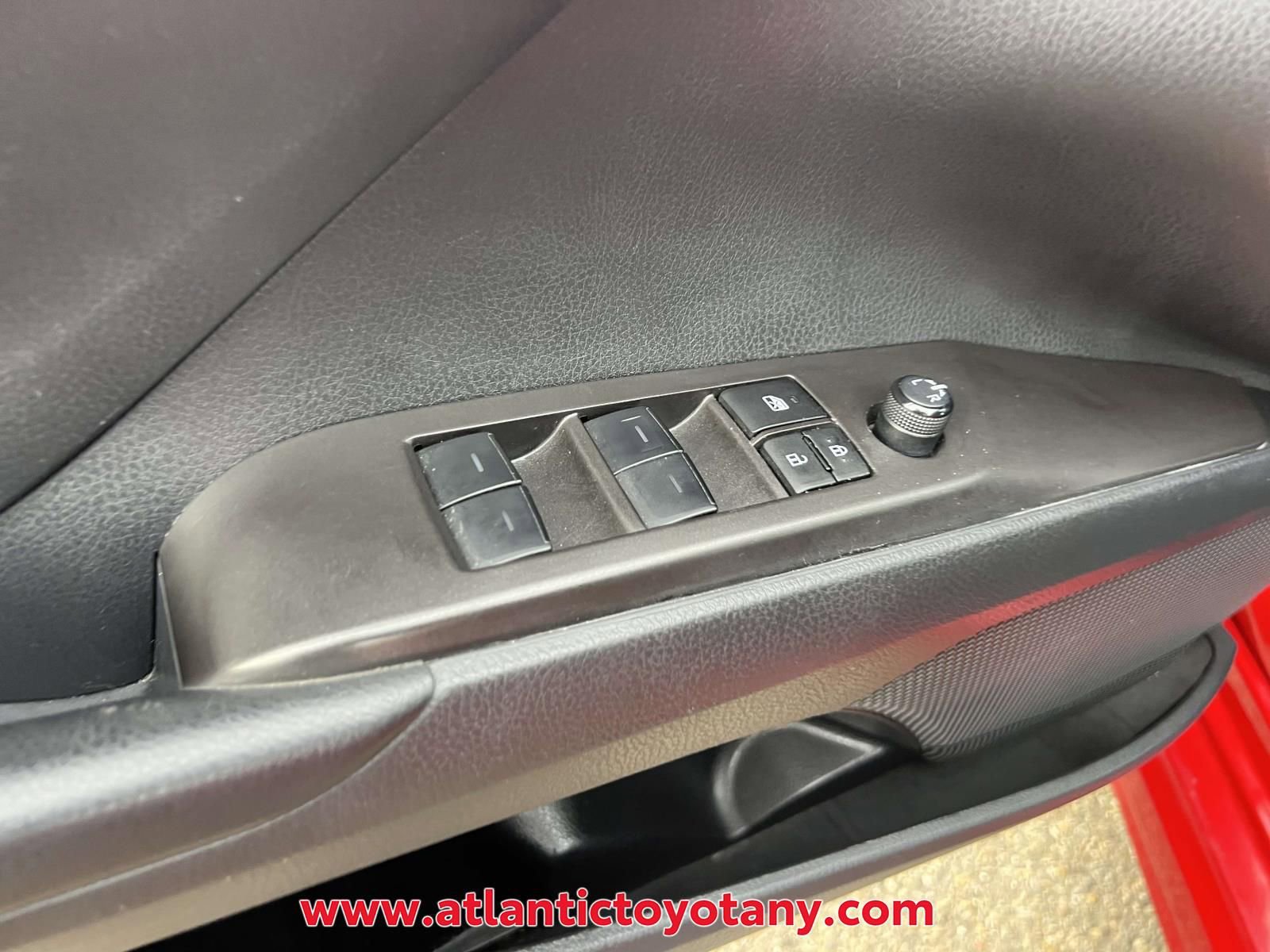 Used 2023 Toyota Camry SE image 16