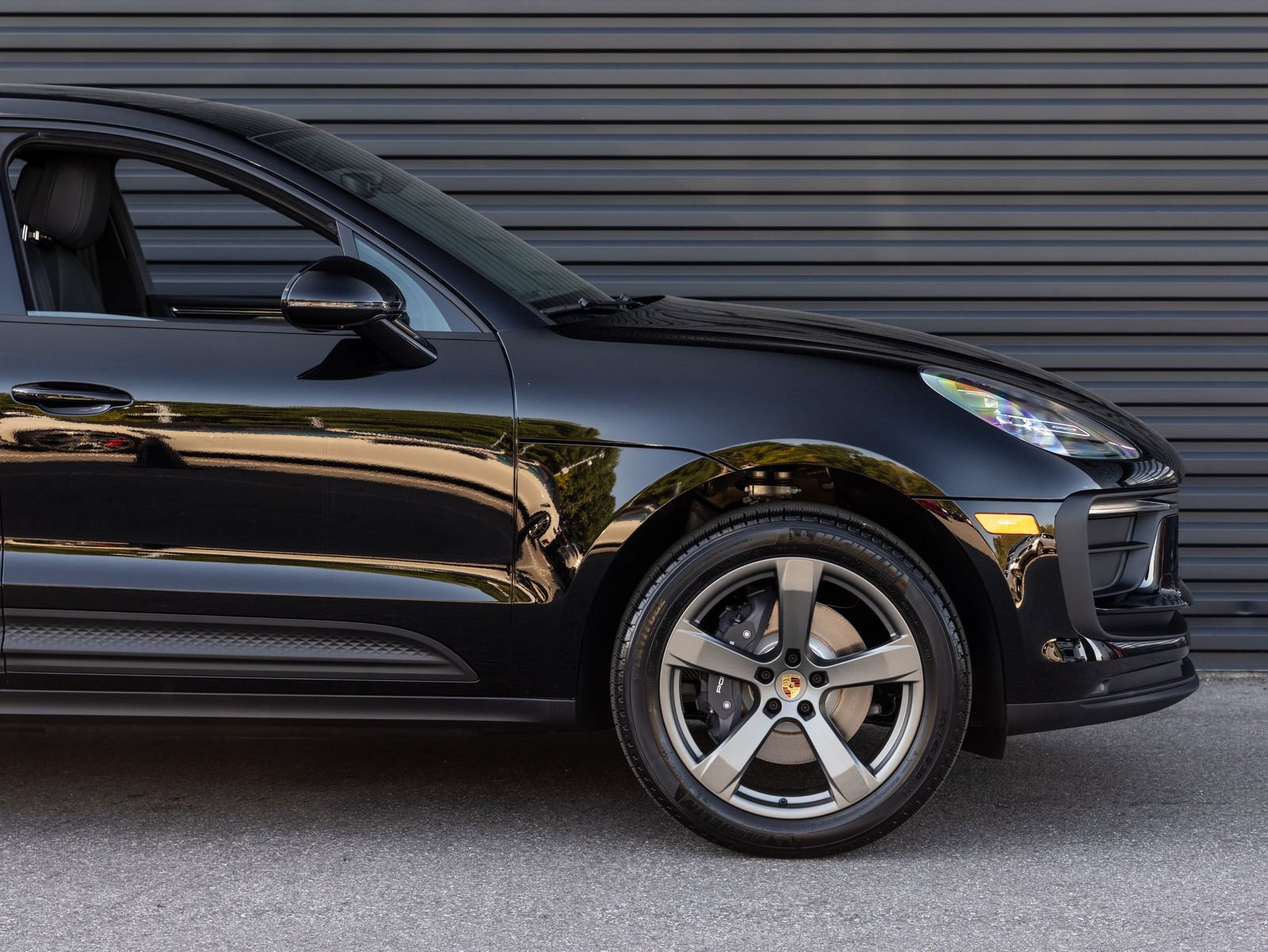 Certified 2026 Porsche Macan AWD/4WD image 9
