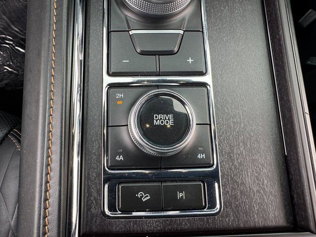 Certified 2023 Ford Expedition Platinum image 32